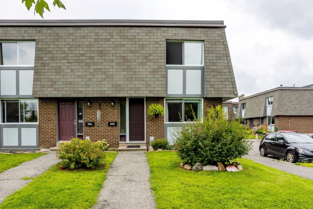 image of a front house